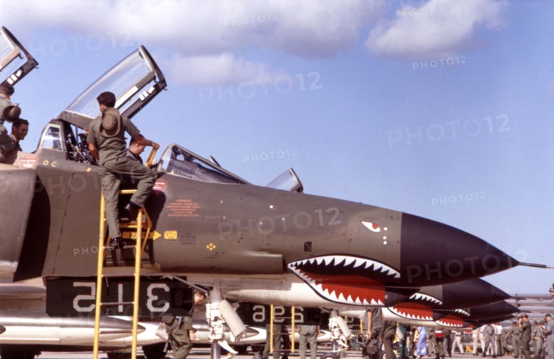 Les "Phantoms" de l'U.S. Air Force peu après leur arrivée à Korat
