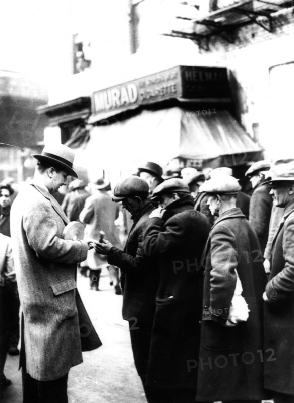 New York. A line of unemployed workers