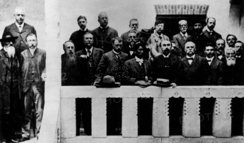 IInd International, Amsterdam congress. Bebel and Jules Guesde's point of view prevailed there: they refused to collaborate with the bourgeois parties.