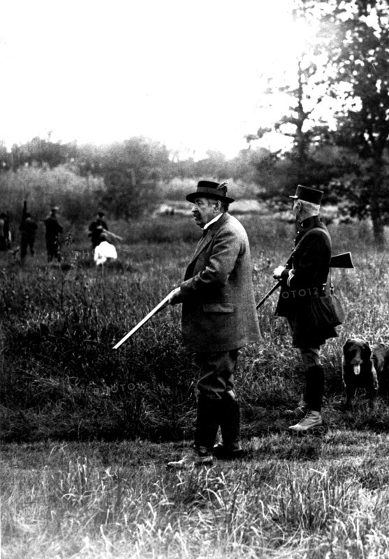 Aristide Briand, minister of Foreign Affairs, hunting with President of the French Republic, Gaston Doumergue