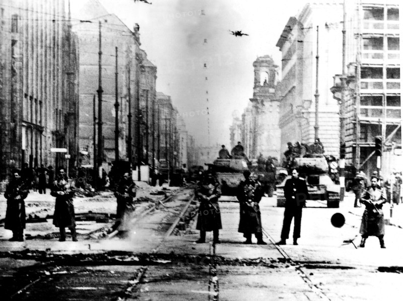 East Berlin: Soviet police and tanks