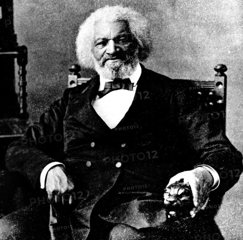 Frederick Douglass (1817-1895), abolitioniste américain. Fils d'esclave, esclave lui-même, il s'enfuit en 1838 et mène campagne contre l'esclavage. Il écrivit son autobiographie en 1845 et publia un journal, le "North Star"
