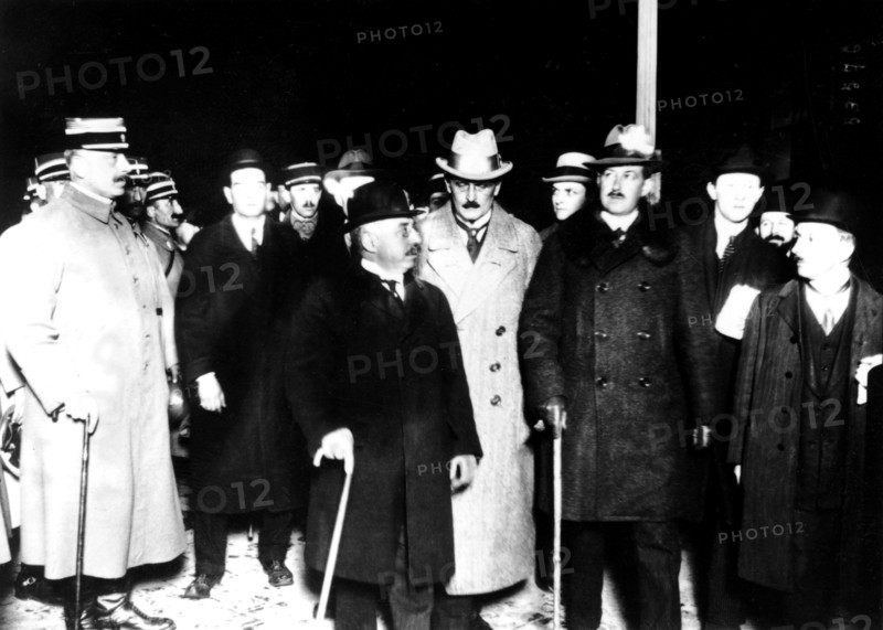 Traité de Versailles : Arrivée des délégués allemands pour la conférence de la paix à Vaucresson