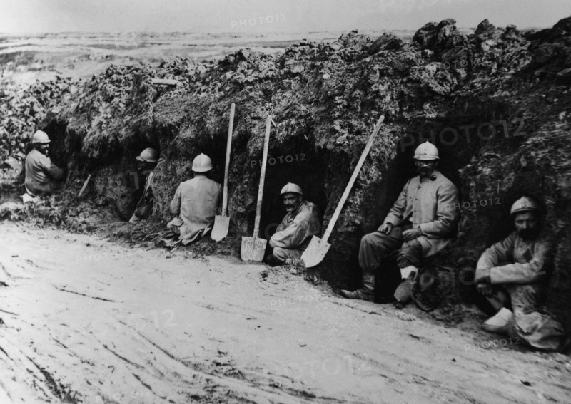 Abris de bombardements sur la route de Cléry près de Maurepas