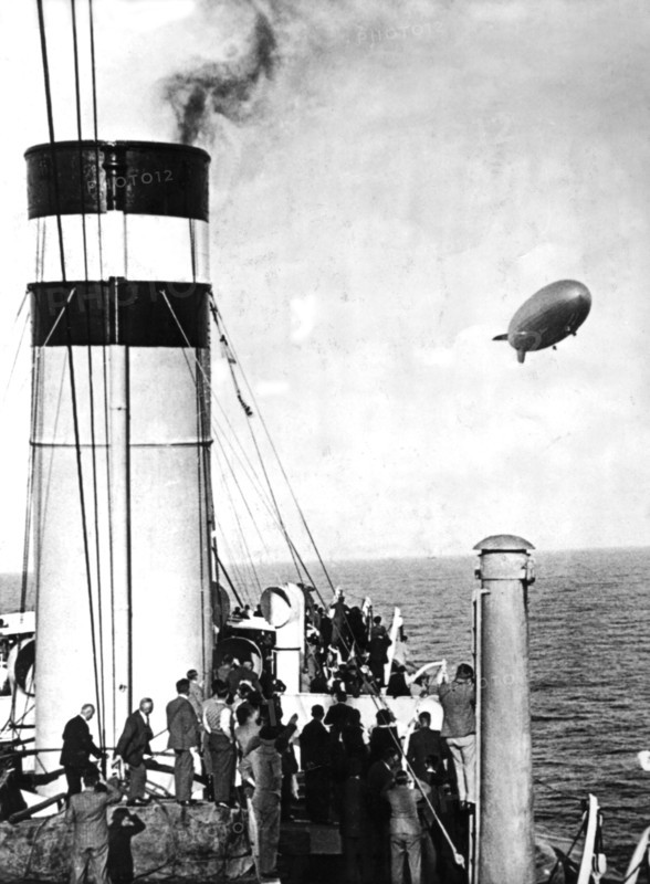 Dirigible 'Hindenburg' flying back to Germany (1936)