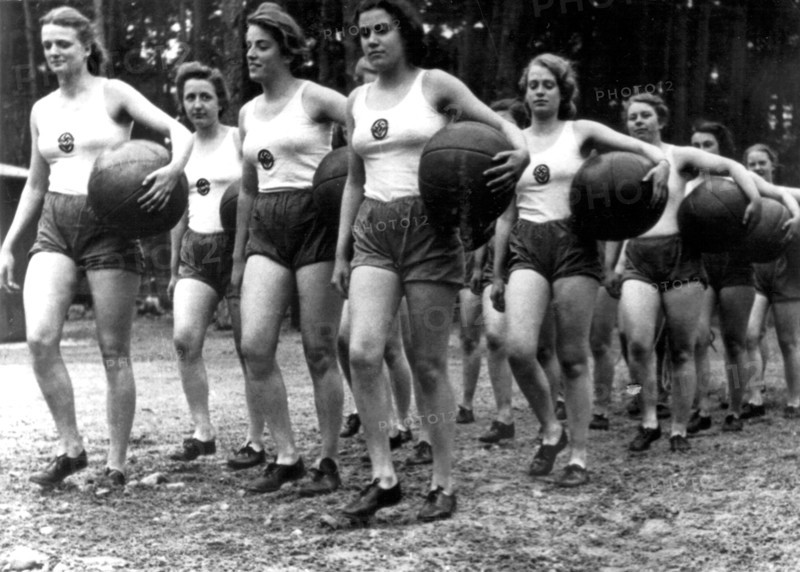 Propagande Stauffel (agence de propagande du parti nazi), camp féminin de service du travail (vers1935-1940)
