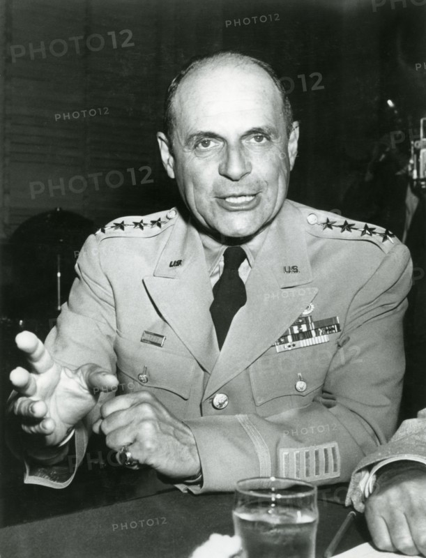 Le général Matthew Ridgway, 1952