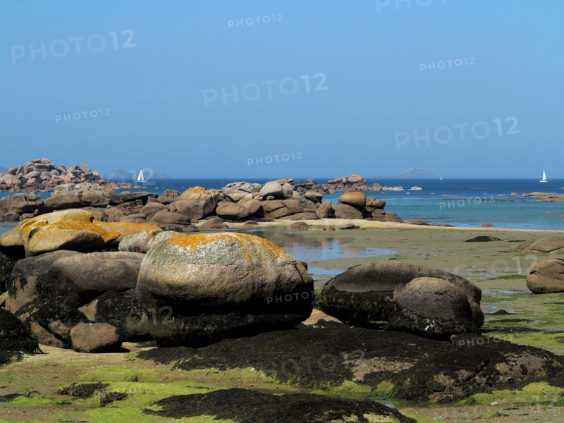 Beach of Tregastel