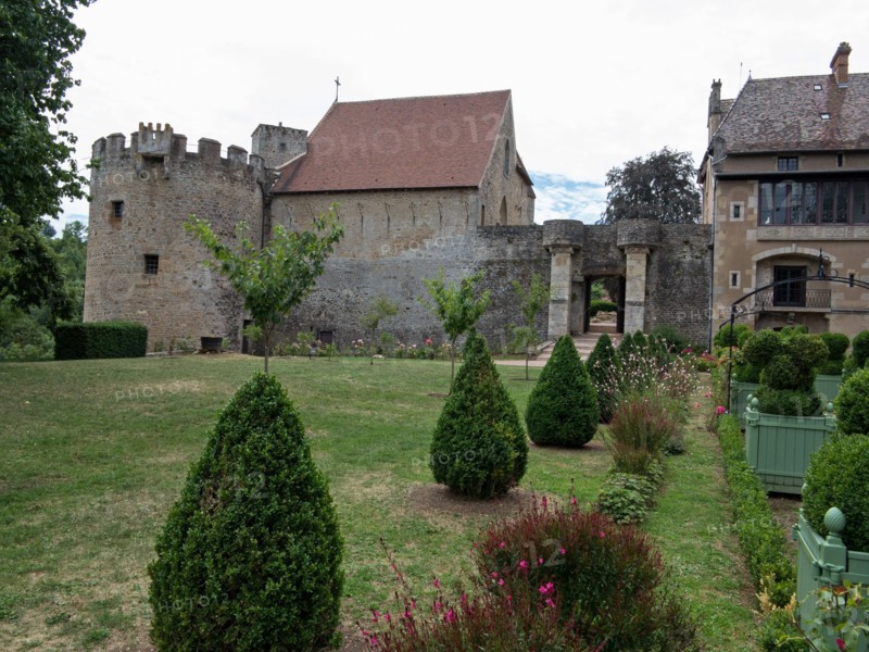 Chateau de Couches (castle)
