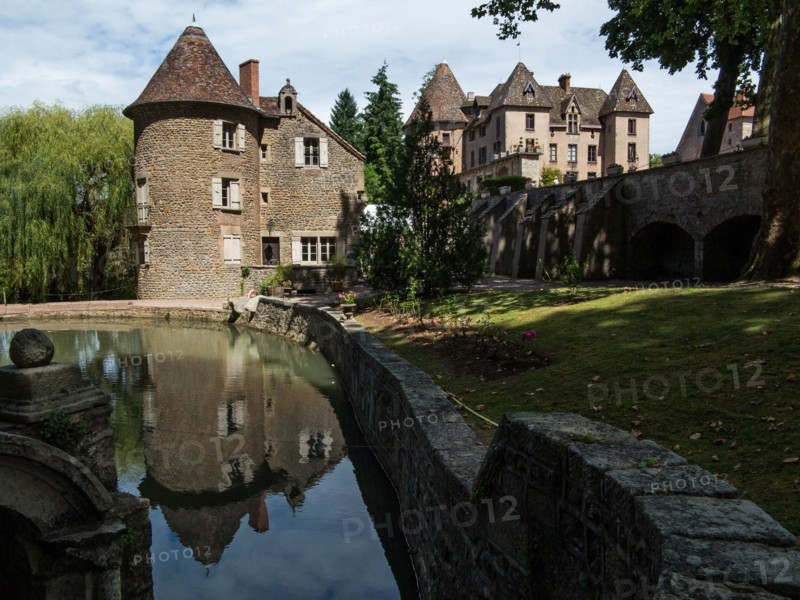 Chateau de Couches (castle)