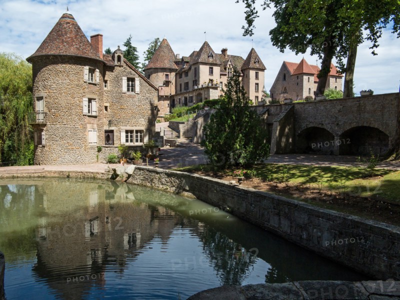 Chateau de Couches (castle)