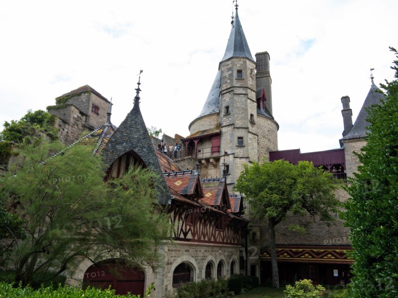 Chateau de La Rochepot (castle)