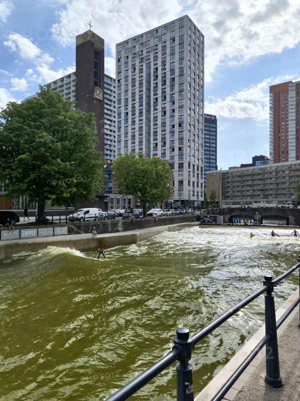 Spot de surf urbain de Rotterdam
