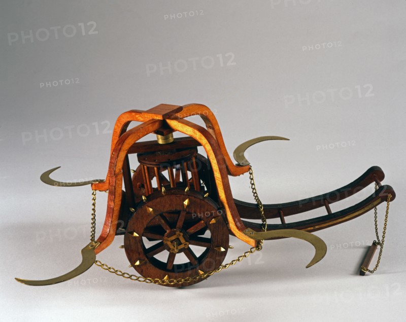 Model of a war weapon designed by Leonardo Da Vinci