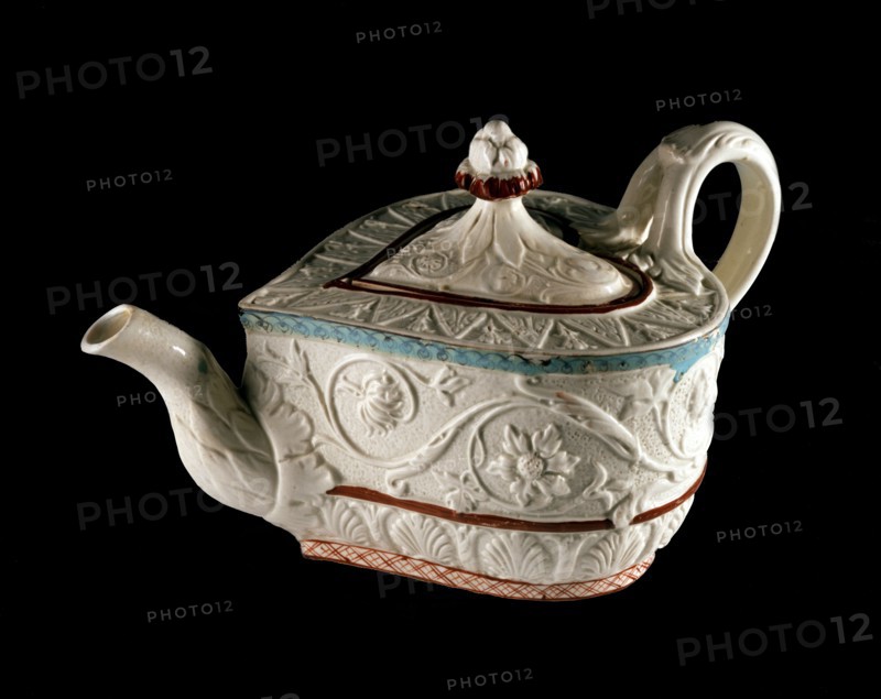 Pearlware heart-shaped teapot