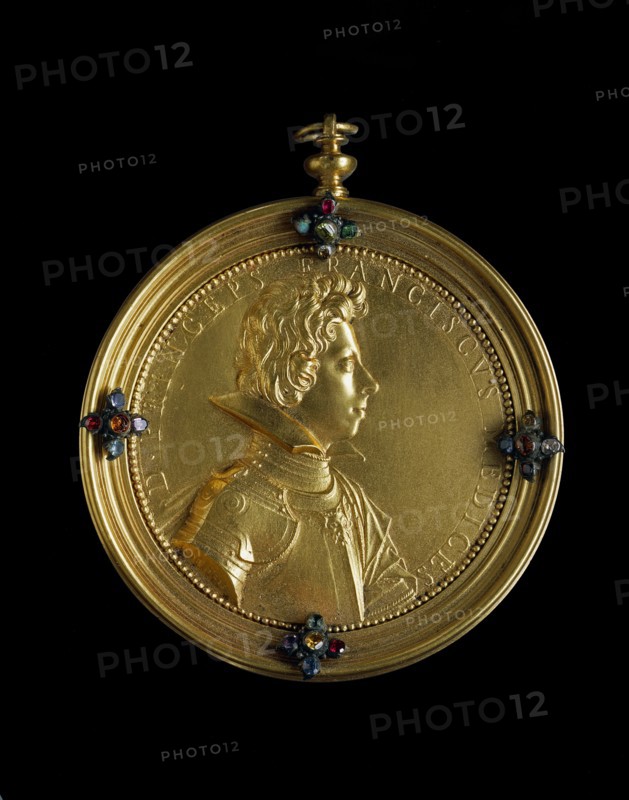 Medallion embellished with a portrait of Francois de Medici