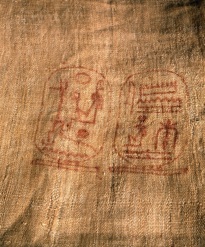 Linen fabric from the Second intermediate period