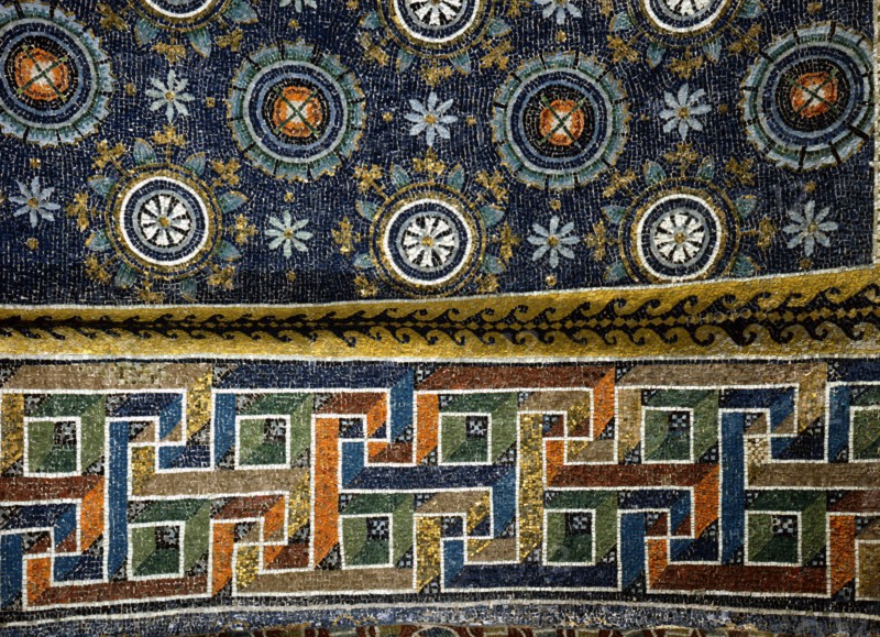 Mausoleum of Galla Placidia in Ravenna: arch of a lunette