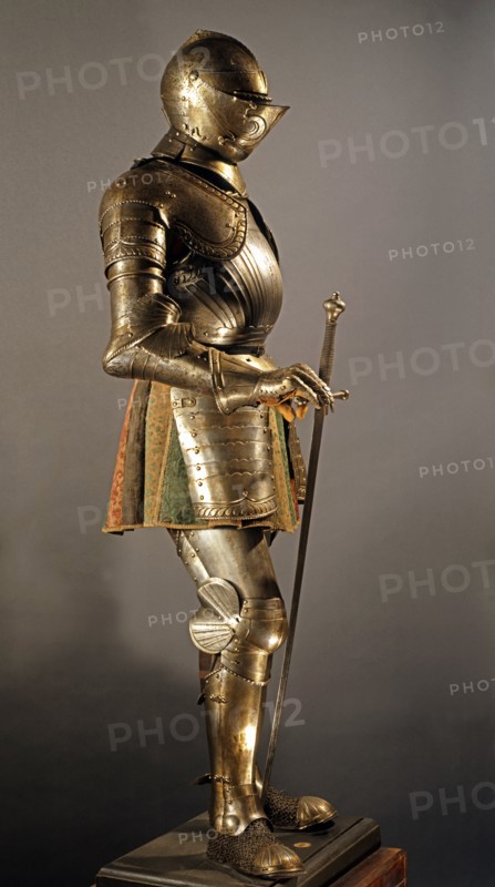 Armure de soldat à cheval, avec grande épée
