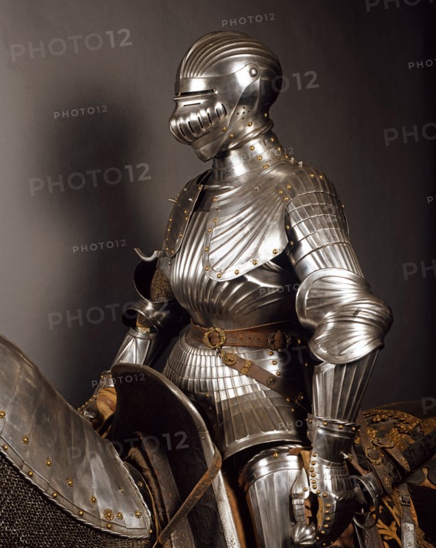 Knight's armor in steel pushes back (detail)