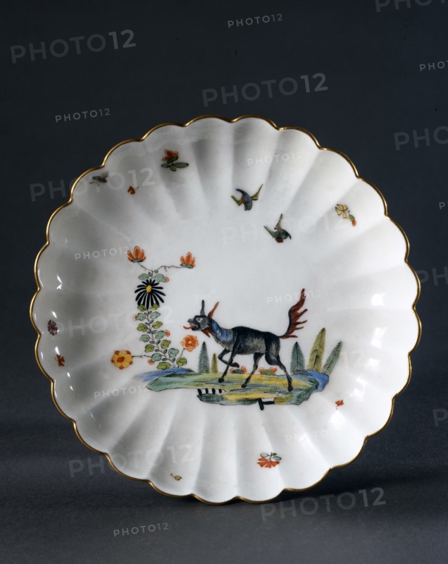Manufacture de Meissen, Plat à décor polychrome