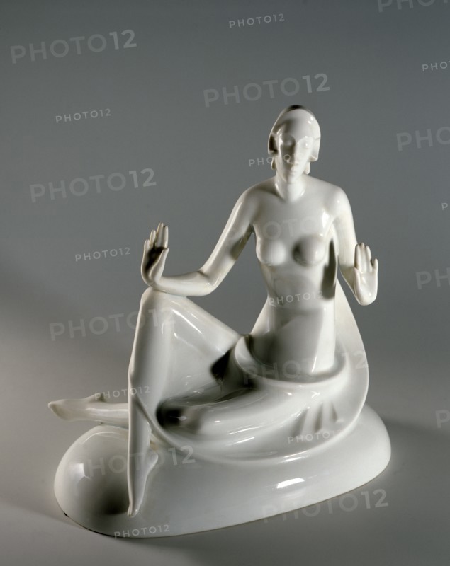Schliepstein, Figure féminine assise