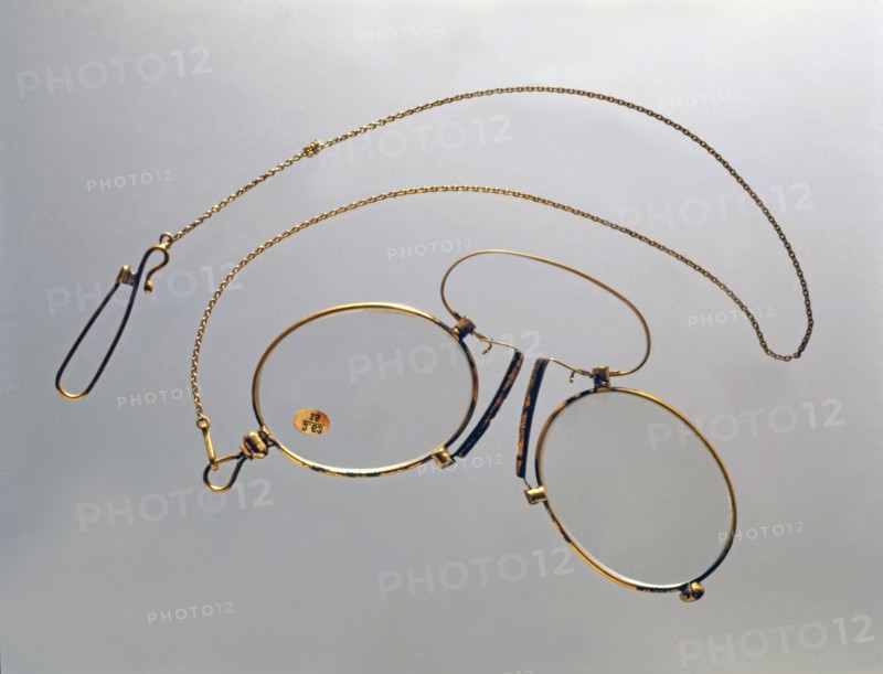 Nose clip glasses