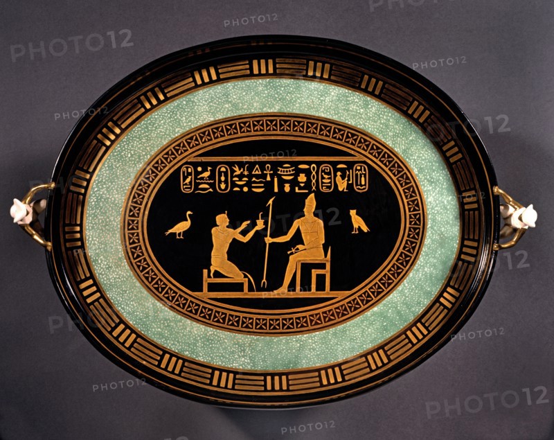 Real Fabbrica di Capodimonte. Egyptian decorative tray