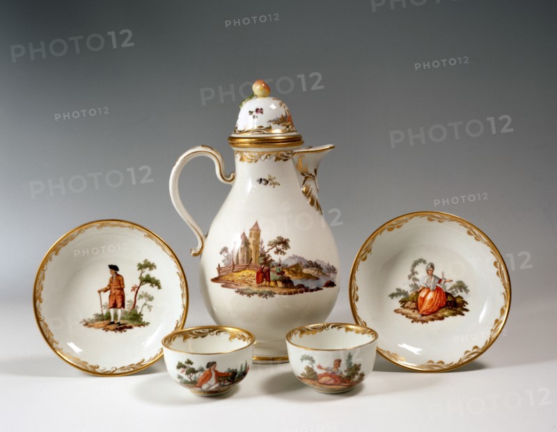 Vienna. Coffee pot, cups and saucers. Landscape and portrait paintings
