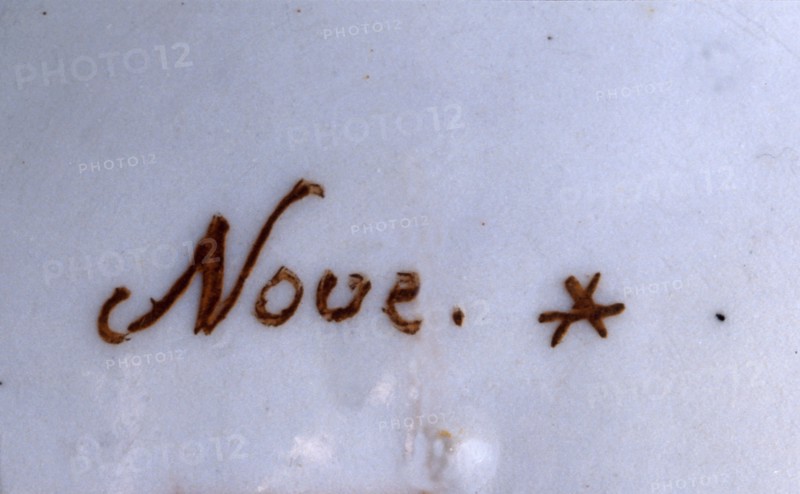Signature sur porcelaine