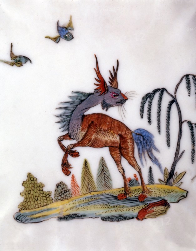 Décor polychrome d'animal fantastique