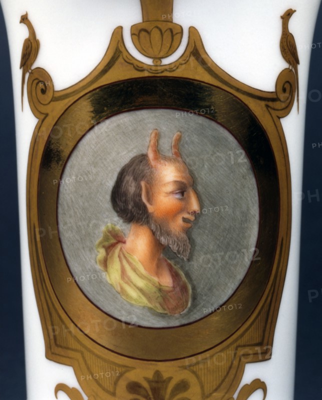Vase with representation of a fauna
