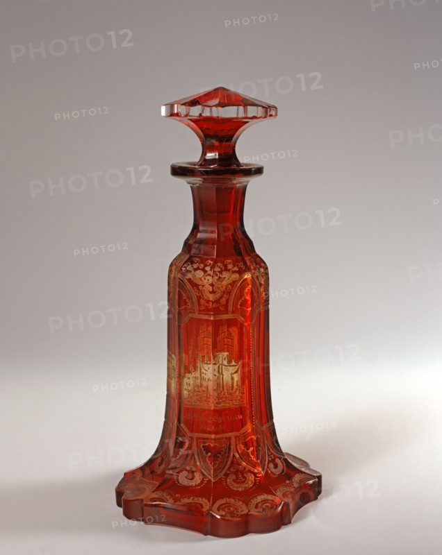 Flacon de parfum en cristal rouge de Bohême décoré de paysages