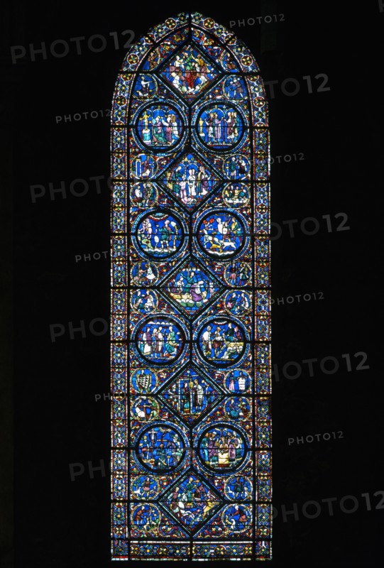 Vitrail de la cathédrale Notre-Dame de Chartres.