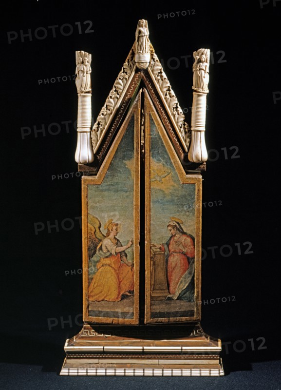 Triptyque en bois et ivoire sculpté
