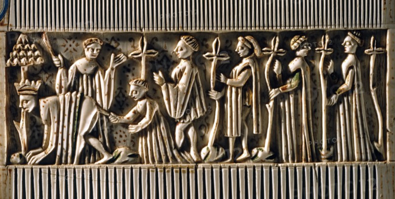 Peigne en ivoire décoré de scènes de la vie d'Edouard II d'Angleterre