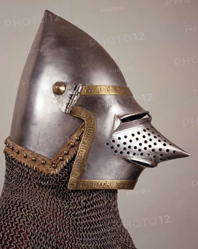 Armure appartenant à un noble Seigneur de Matsch, avec casque bassinet à "bec de passereau"