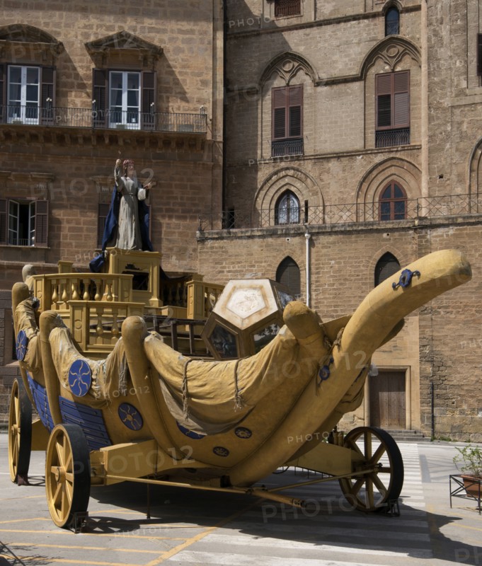 Char processionnel de Santa Rosalia, patronne de la ville de Palerme