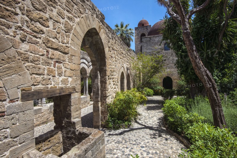 Cloître de l'église San Giovanni degli Eremiti à Palerme