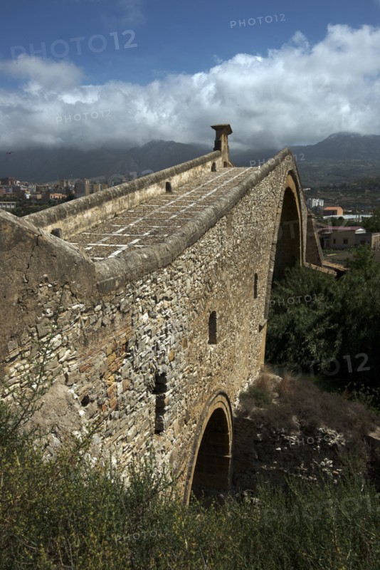 Pont monumental San Leonardo à Termini Imerese (Sicile)