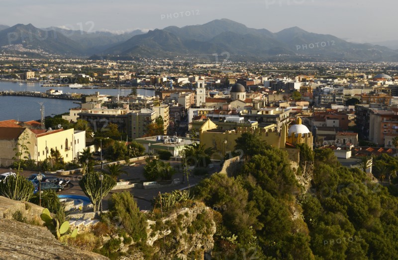 Vue panoramique de la ville de Milazzo (Sicile)