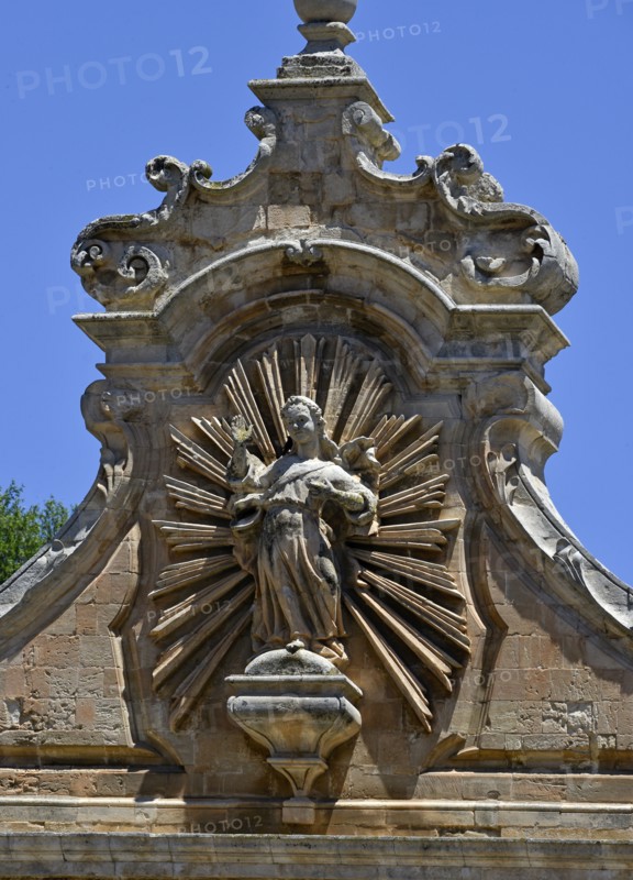 Détail de la façade de l'église de San Pietro à Modica (Sicile)