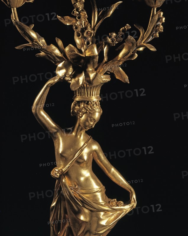 Détail d'un candélabre de style fin Louis XVI