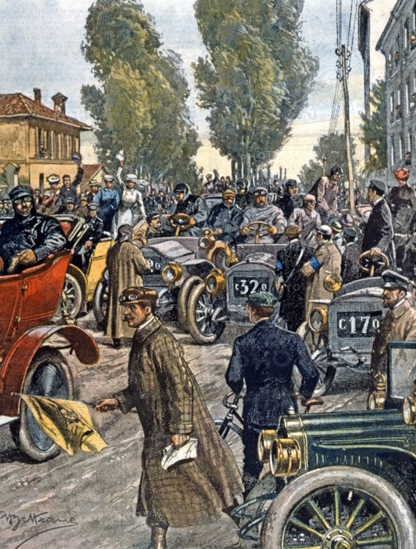 La course automobile internationale d'endurance pour la Coppa d'Oro, au départ de Rogoredo (Milan).