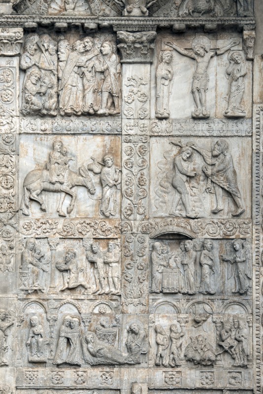 Panneau latéral gauche du portail de la basilique San Zeno Maggiore à Vérone
