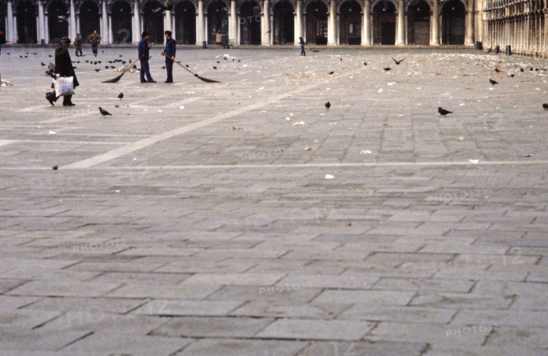 Matin sur la Place Saint-Marc à Venise