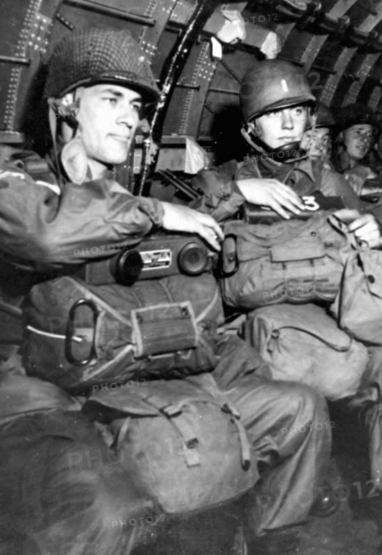 Parachutistes américains en route vers la Hollande (17 septembre 1944)