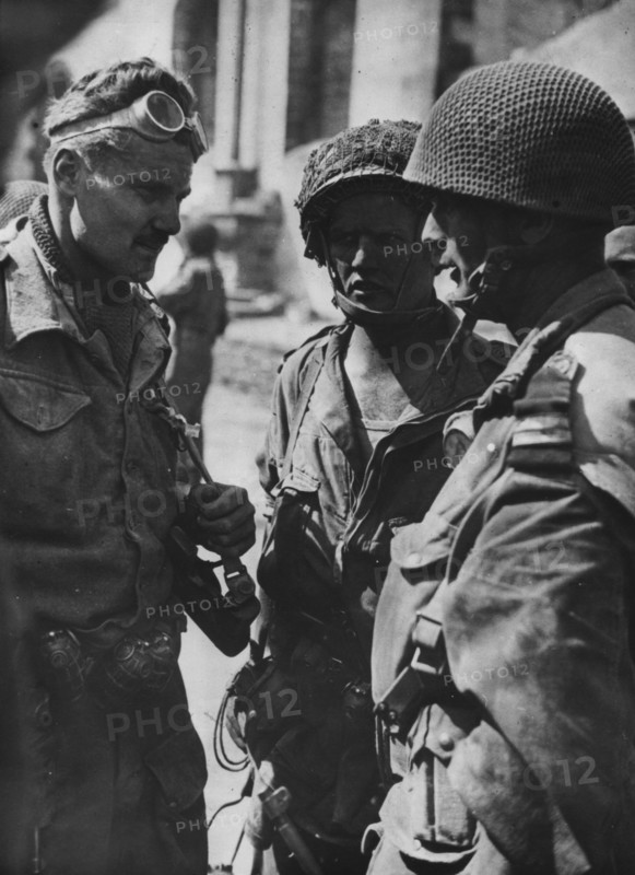 French Partroopers prepare to fight somewhere in France (Summer 1944)