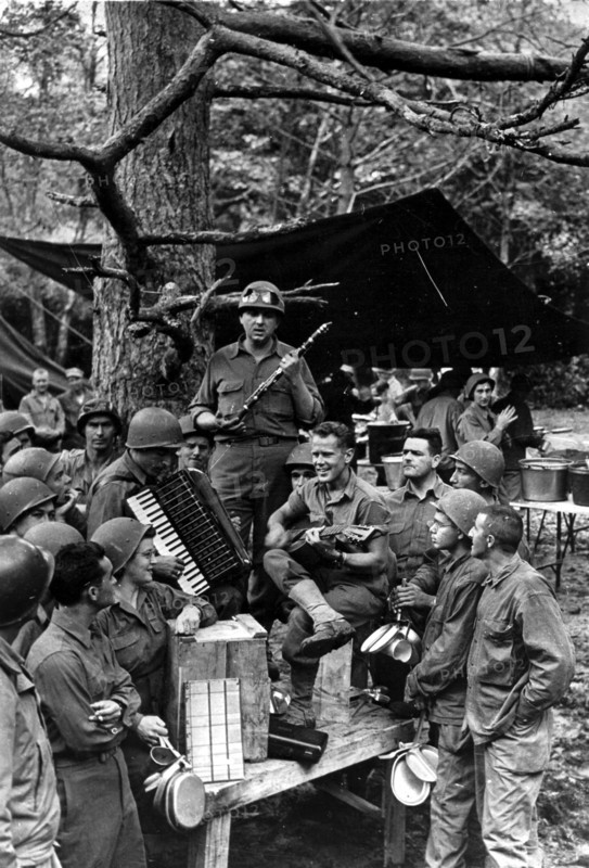 Improvised jazz session, 1944
