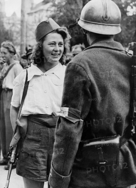 Simone Segouin des F.F.I. à Chartres (Août 1944)